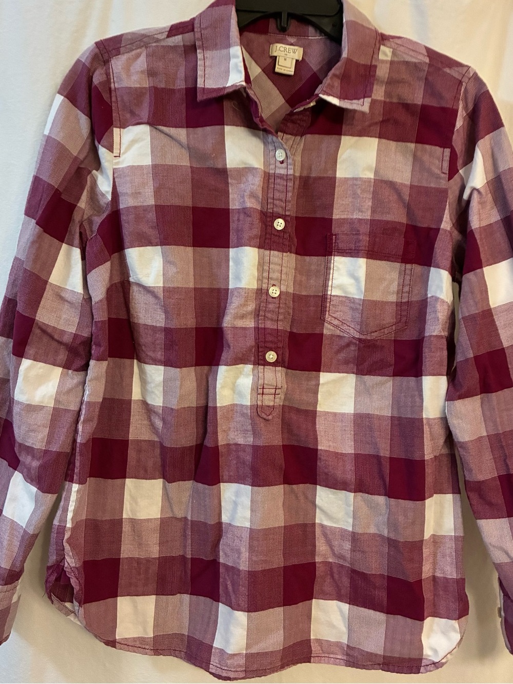 J Crew Woman’s 5 Button Pullover. LS,Collar,Front Pocket. Buttons ar cuff. Sz M